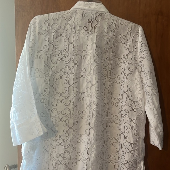 Alfred Dunner button down white top size 16 - Picture 2 of 3